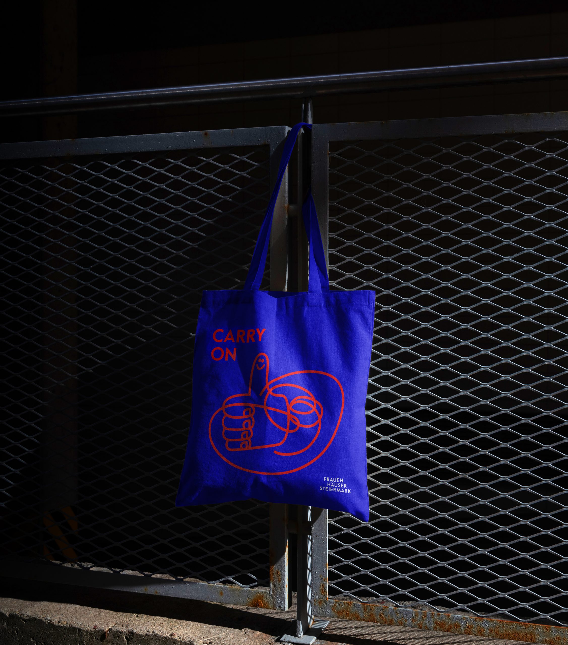 02 Totebag Mockup portrait scaled 1